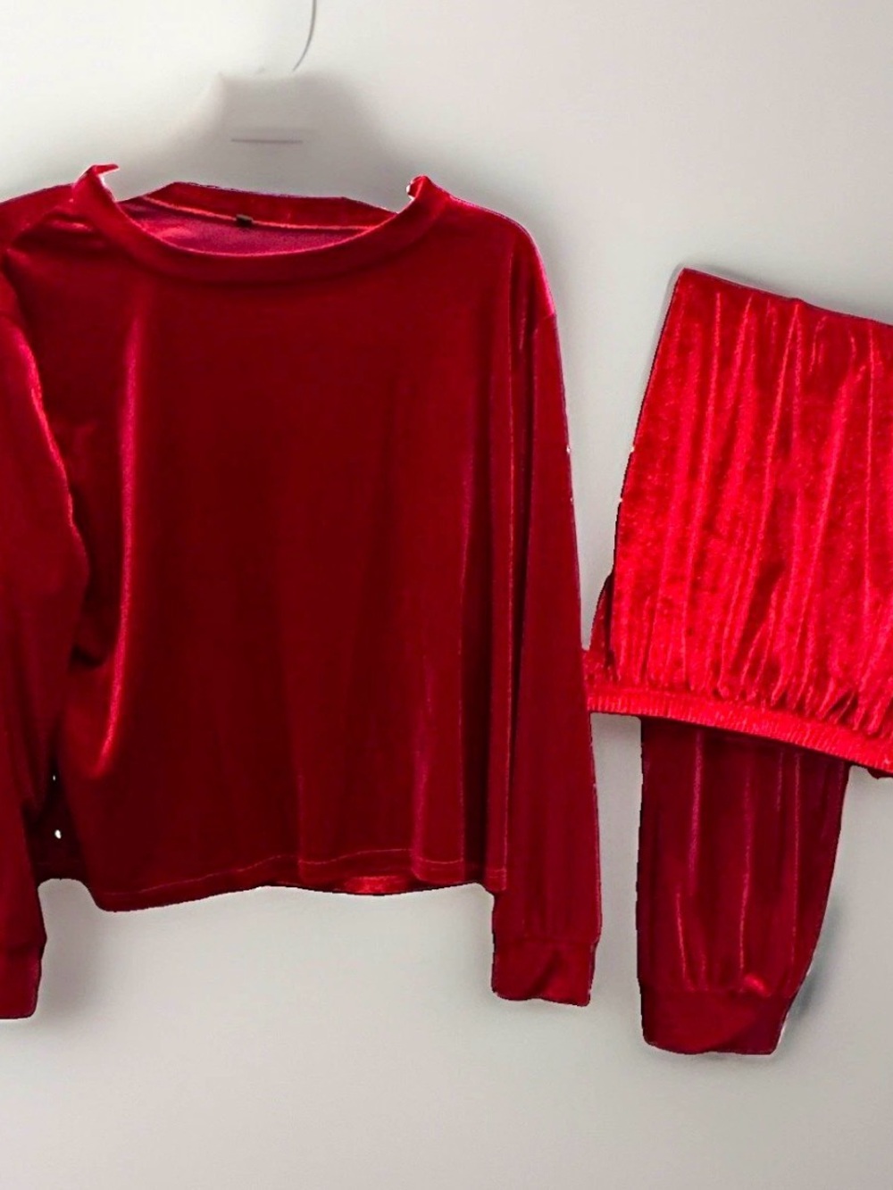 Cozy Red Velvet Ladies Lounge Set - Long Sleeve Top & Elastic Waist Pants